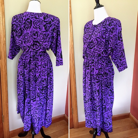 Vintage silky 80s does 40s roses JT Dess w/ belt - Picture 3 of 8